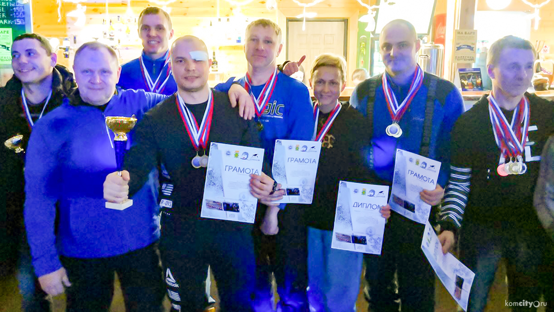 Морозоустойчивые пловцы из Комсомольска-на-Амуре взяли командное «серебро» краевых соревнований на озере Драга