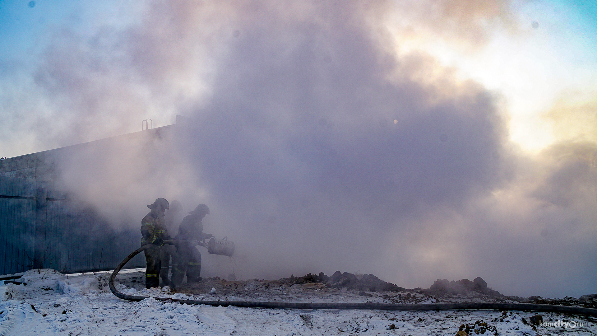 В Комсомольске-на-Амуре сгорела цистерна с мазутом