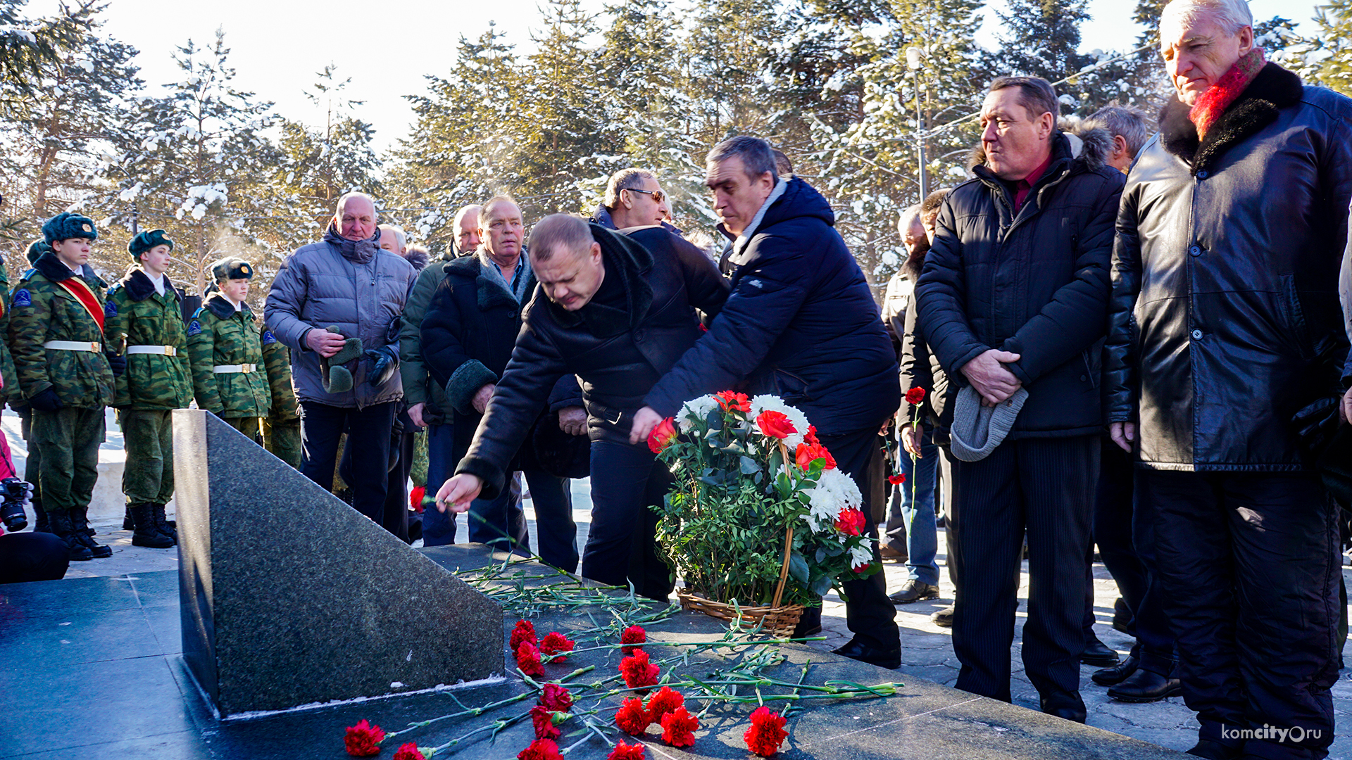  Память воинов-интернационалистов, погибших в международных конфликтах, почтили в Комсомольске-на-Амуре возложением цветов  