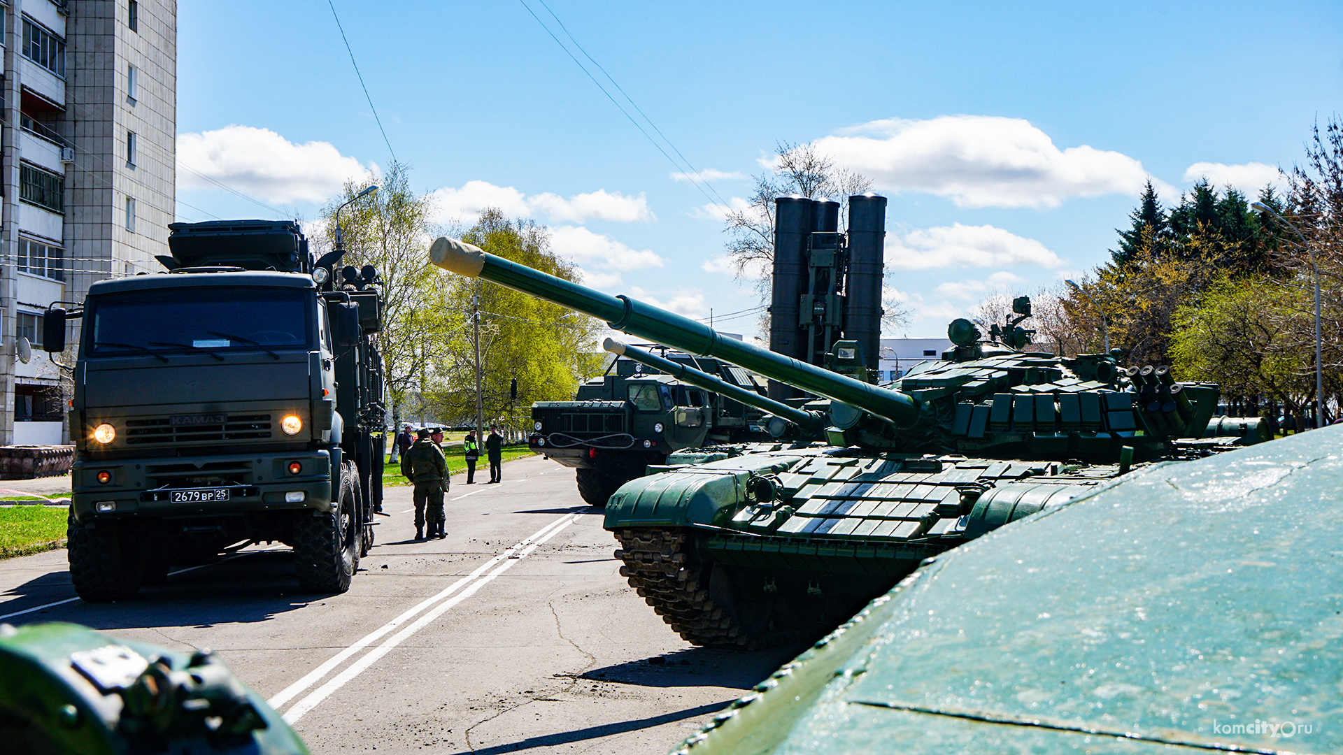 Верхом на танке: Выставка военной техники будет работать возле Мемориала сегодня и завтра