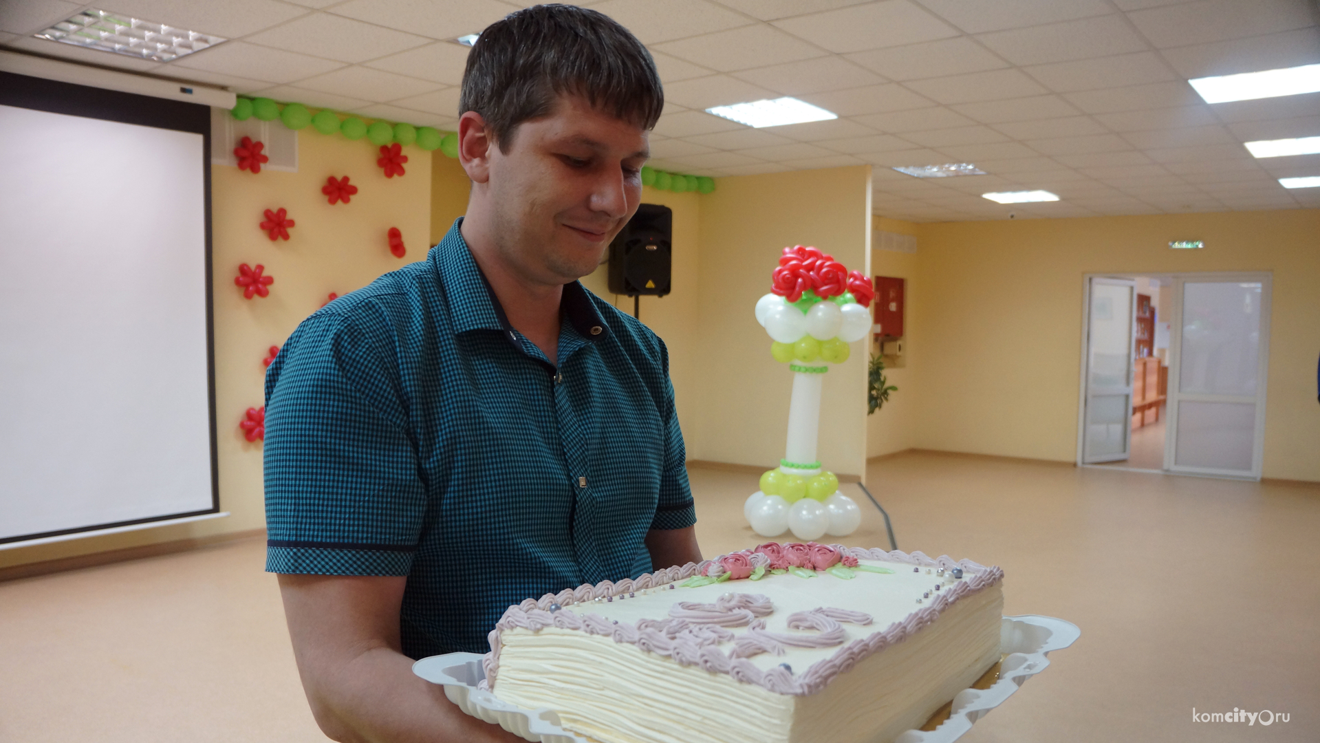 Экскурсию в прошлое библиотеки имени Островского совершили жители Комсомольска-на-Амуре на собрании в честь её 85-летия