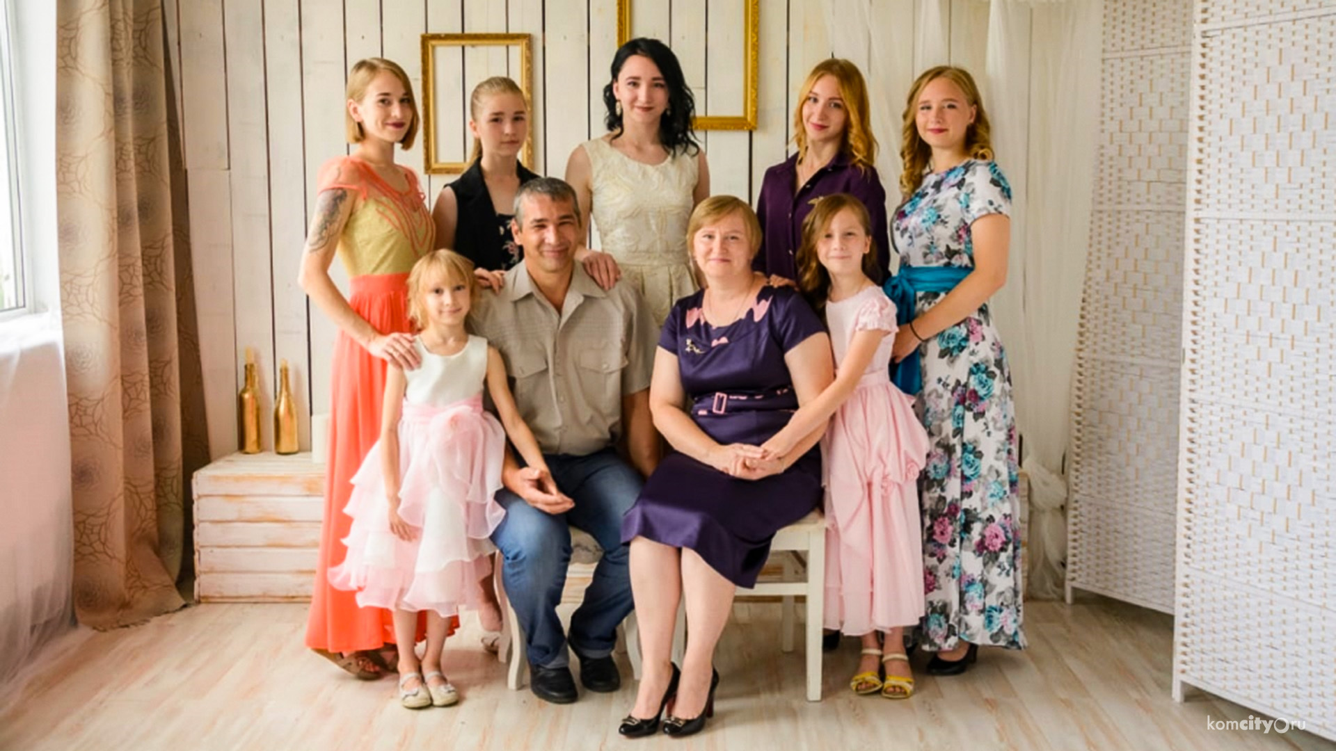 Многодетная семья из Комсомольска-на-Амуре удостоена почётного ордена «Родительская слава»