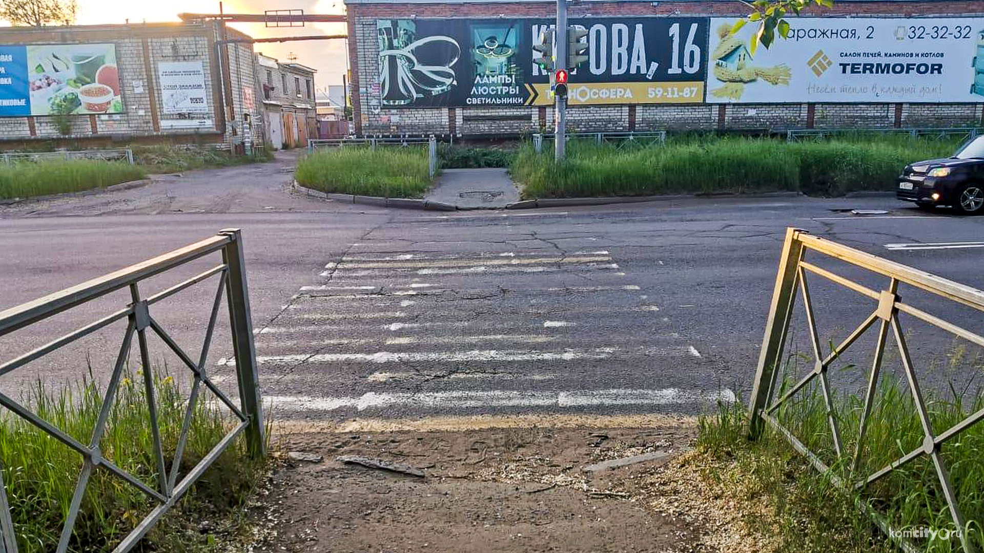 В Комсомольске-на-Амуре автоледи на Дуалисе сбила двух женщин на «зебре»