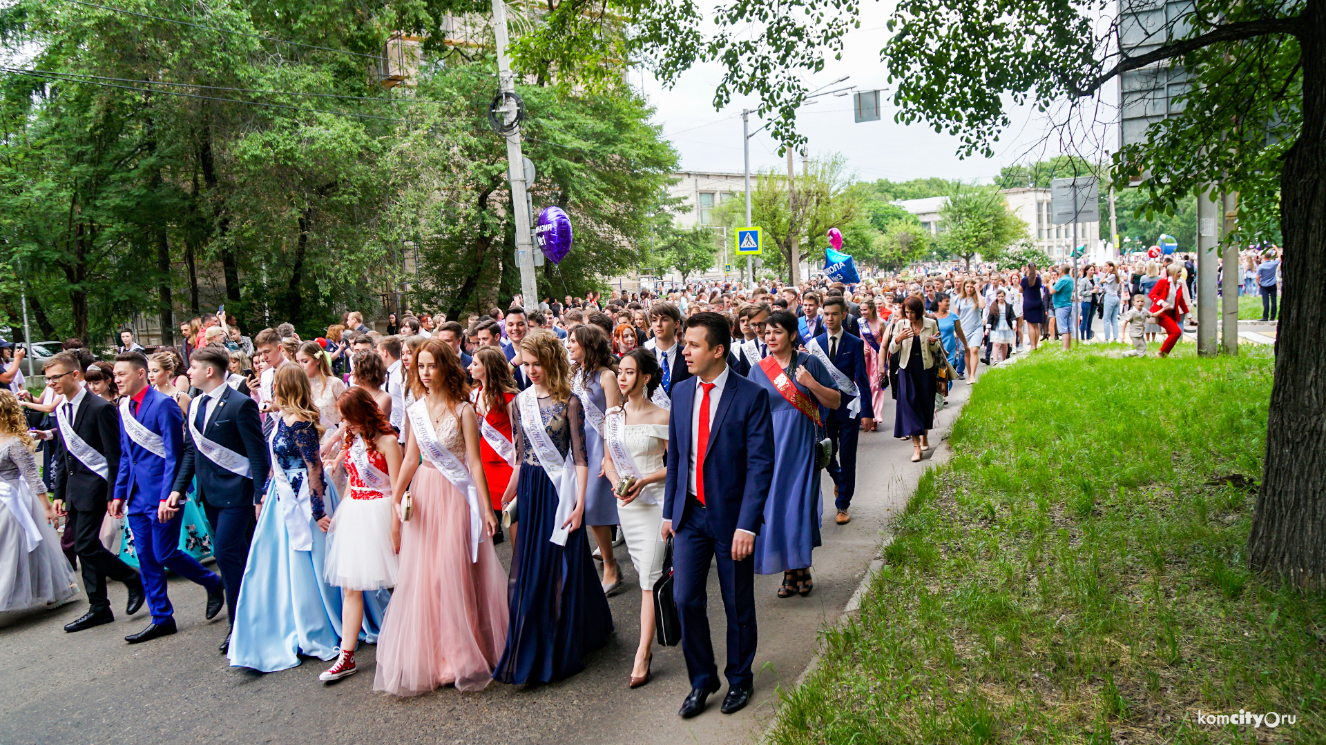 В пятницу в связи с шествием выпускников в Комсомольске будут перекрывать улицы