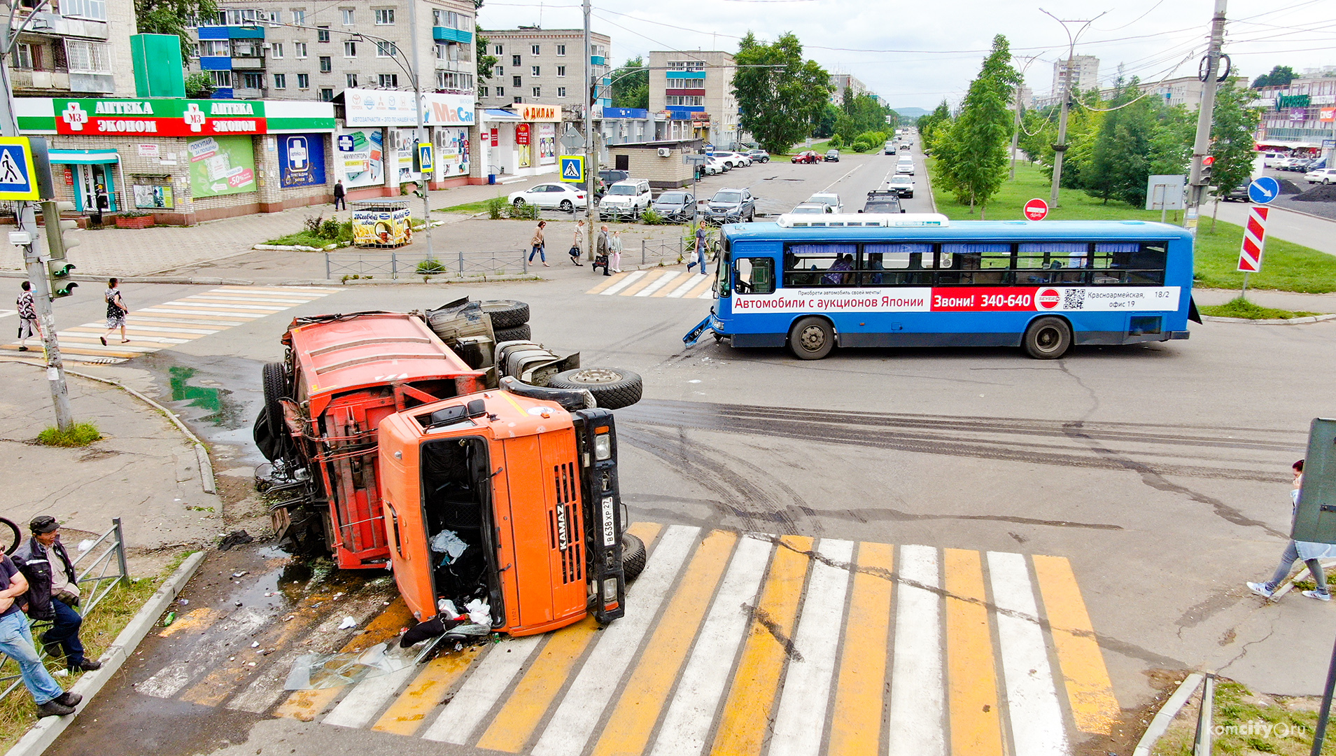 Автобус был не прав — В ГИБДД рассказали подробности о столкновении автобуса и мусоровоза в Комсомольске-на-Амуре