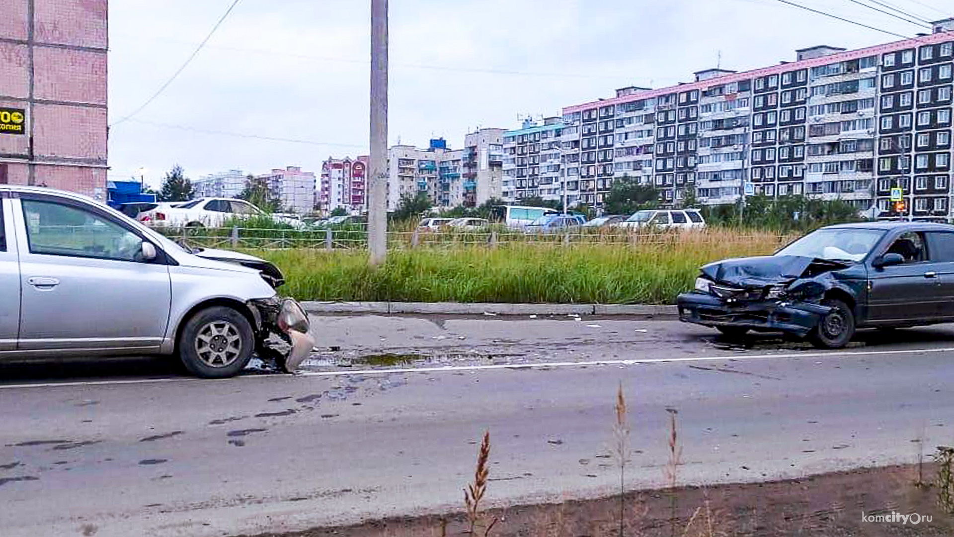 В Комсомольске-на-Амуре водитель заболтался и выехал на встречку, четверо пострадали