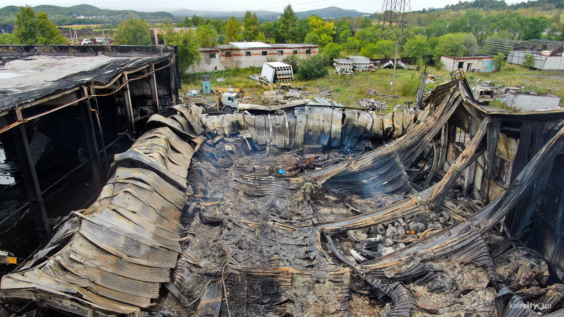Ущерб — на миллиарды: в Комсомольске-на-Амуре расследуют причины возгорания склада на Урожайной