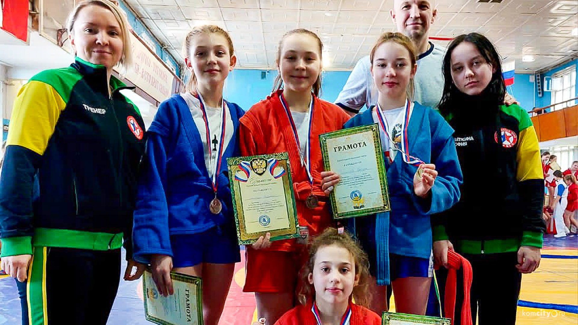 Комсомольчанки привезли пять медалей с открытого Кубка Владивостока по самбо и сумо